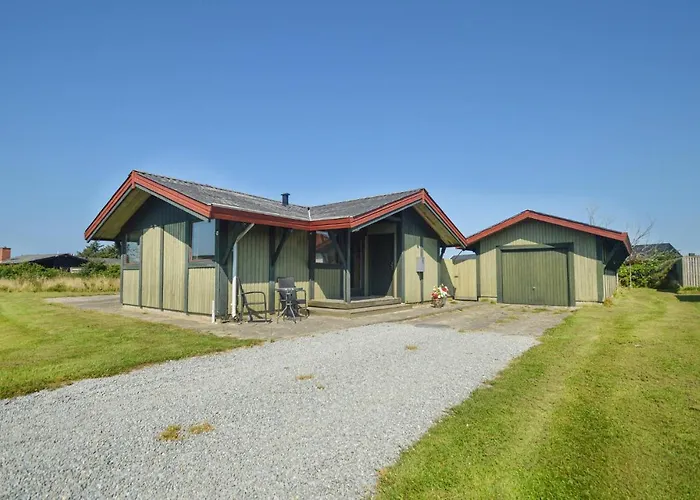 3 Bedroom Stunning In Semesterbostad
