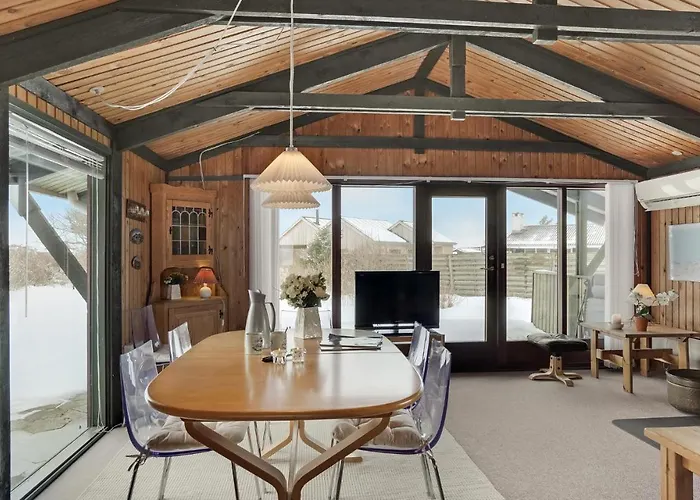 Semesterbostad 3 Bedroom Stunning In