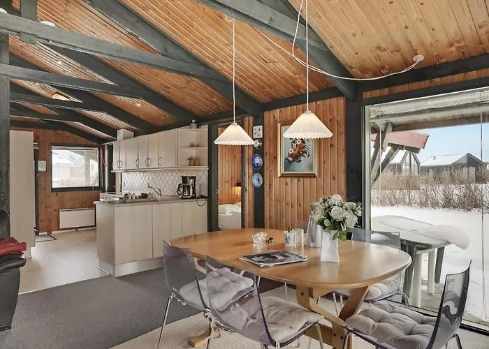 3 Bedroom Stunning In Semesterbostad *